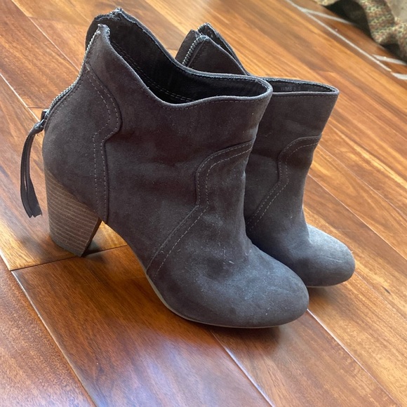 Report Brown Suede Booties Women’s Size 8.5 - Picture 1 of 6
